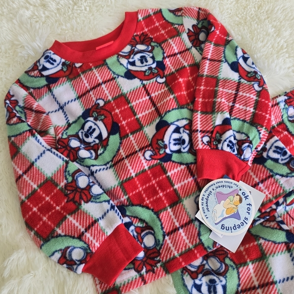 Disney Family holiday matching pajamas. Nwt - Picture 2 of 6